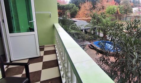 Семейный трехместный