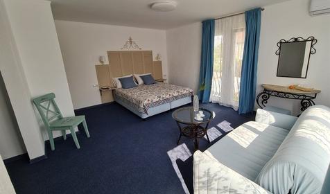 Семейный с балконом