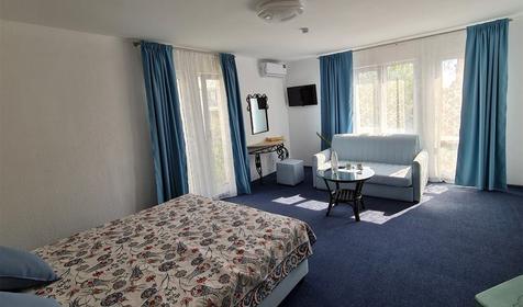 Семейный с балконом