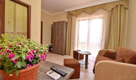 Люкс двухкомнатный четырехместный с балконом