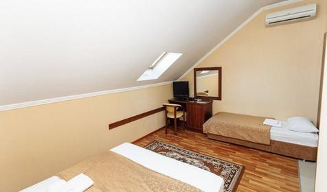 Стандарт трехместный мансардный. Отель Аркадия Плюс, г. Сочи, Адлерский район