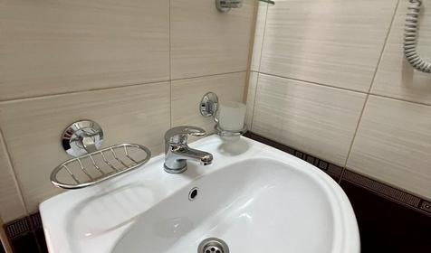 Люкс двухкомнатный. Гостевой дом Парус Голубая бухта. Геленджик