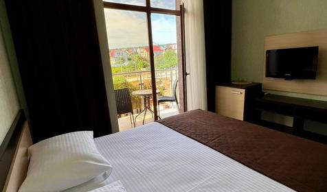 Стандарт с балконом. Гостевой дом Парус Голубая бухта. Геленджик