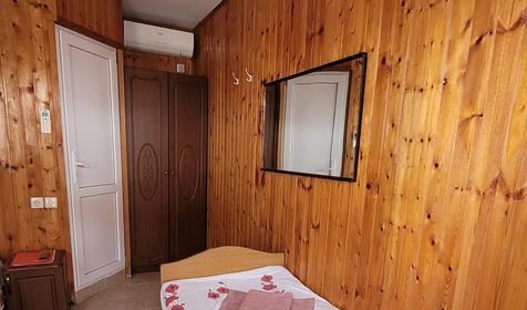 Трехместный