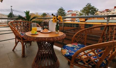 Полулюкс двухместный с балконом