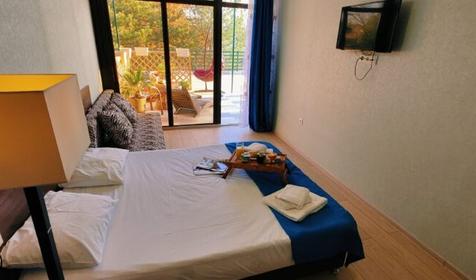 Полулюкс четырехместный с террасой