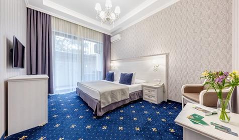 Семейный двухкомнатный трехместный с балконом (1 этаж)