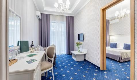 Семейный двухкомнатный трехместный с балконом (1 этаж)