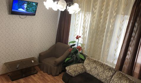 Дом трехкомнатный с отдельным двором