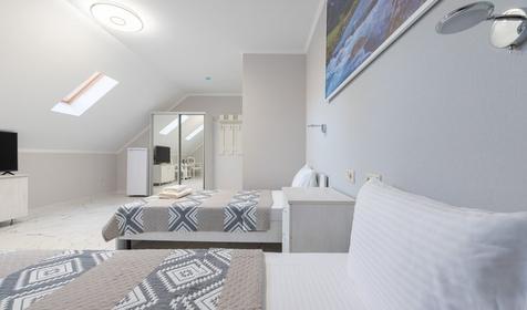 Мансардный 3-местный