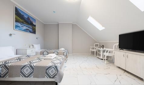 Мансардный 3-местный