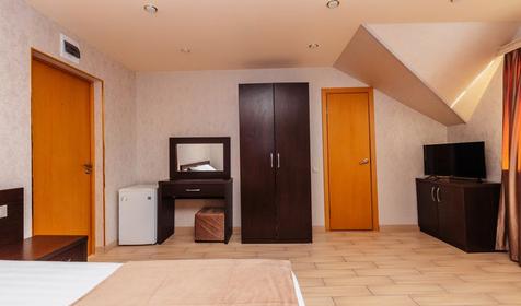 Семейный двухкомнатный. Отель Пальма. Сочи, Адлер