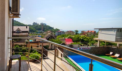 Двухкомнатный люкс с балконом и видом на море