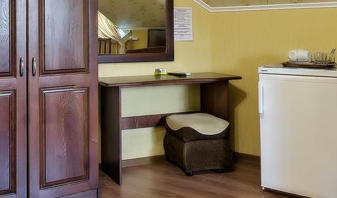 Трехместная мансарда, главный корпус