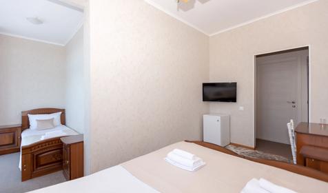 Трехместный стандарт с балконом №23