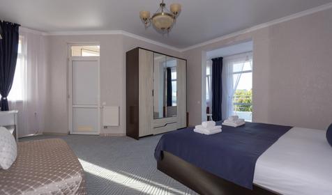 Семейный с балконом №24