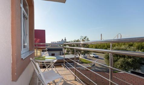 Семейный с балконом №24