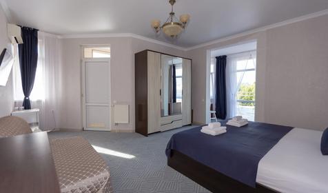 Семейный с балконом №24