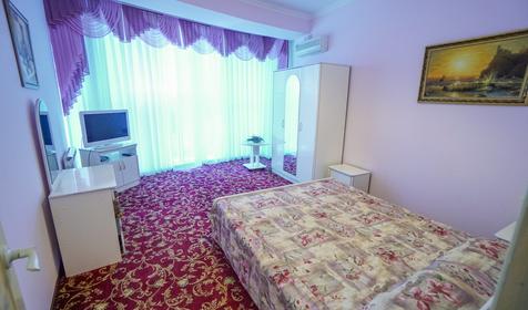 Трехместный двухкомнатный с панорамным балконом