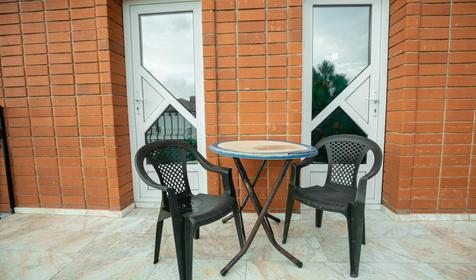 Двух/трехместный номер полулюкс с джакузи и балконом