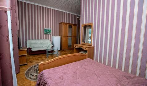 Двух/трехместный номер полулюкс с джакузи и балконом