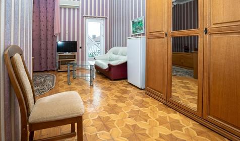 Двух/трехместный номер полулюкс с джакузи и балконом