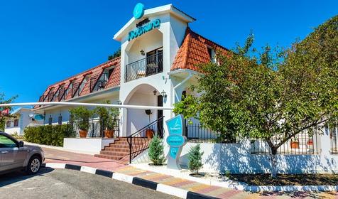 Отель Людмила. Геленджик