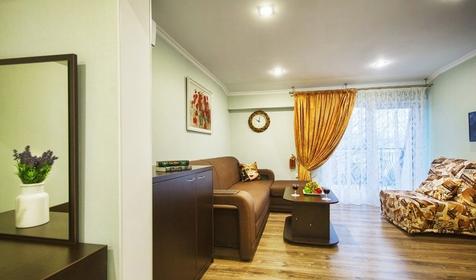 Люкс двухместный с балконом. Отель Людмила. Геленджик