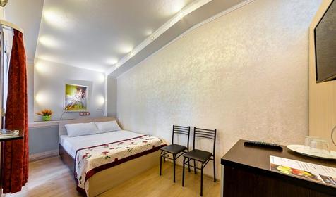 Стандарт с балконом. Отель Людмила. Геленджик