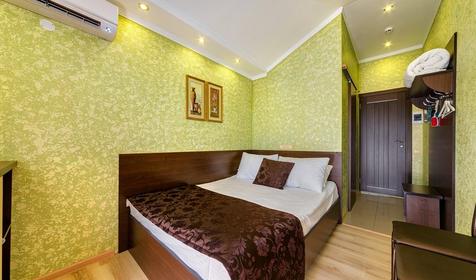 Стандарт с балконом. Отель Людмила. Геленджик