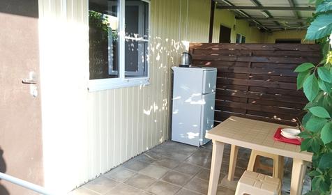 Однокомнатный трехместный домик с террасой