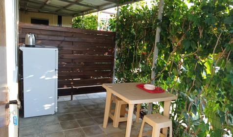 Однокомнатный трехместный домик с террасой