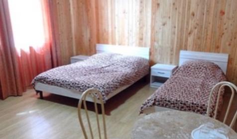 Трехместный