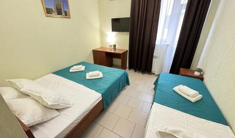 Комфорт с балконом трехместный