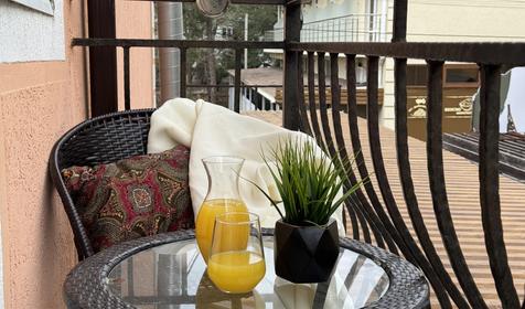 Комфорт с балконом трехместный