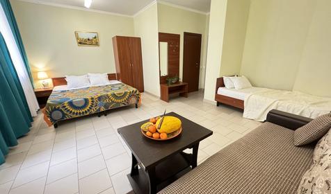 Улучшенный с балконом пятиместный