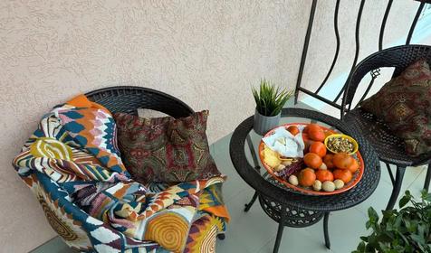 Комфорт плюс с балконом трехместный