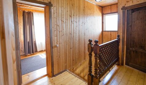 Дом с башней