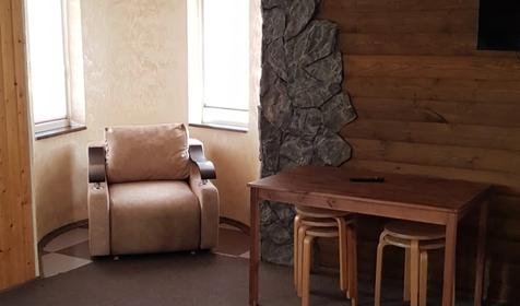 Дом с башней