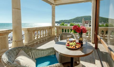 Двухместный с дополнительным местом и видом на море (категория 5*)