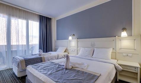 Трехместный с балконом, теневая сторона