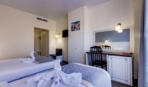 Трехместный с балконом, теневая сторона