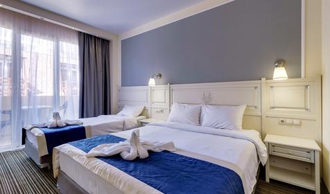 Трехместный с балконом, теневая сторона