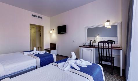 Трехместный с балконом, теневая сторона