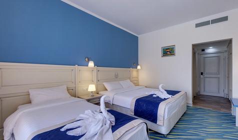 Трехместный с балконом, теневая сторона