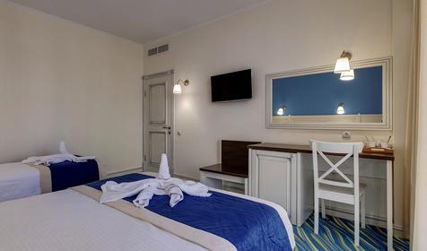 Семейный двухкомнатный с изолированными комнатами и балконом, теневая сторона, №218