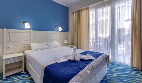 Семейный двухкомнатный с изолированными комнатами и балконом, теневая сторона, №218