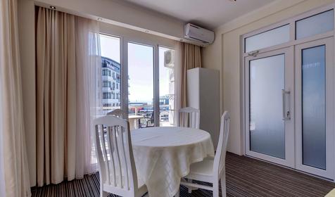 Семейный двухкомнатный с балконом (вид на море) №301,№406