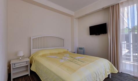 Семейный двухкомнатный с балконом (вид на море) №301,№406