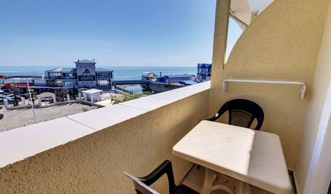 Семейный двухкомнатный с балконом (вид на море) №301,№406